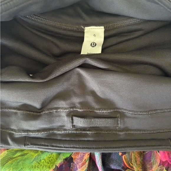 Lululemon speed up low-rise lined short vivid floral tone multi graphite gray - Picture 4 of 7